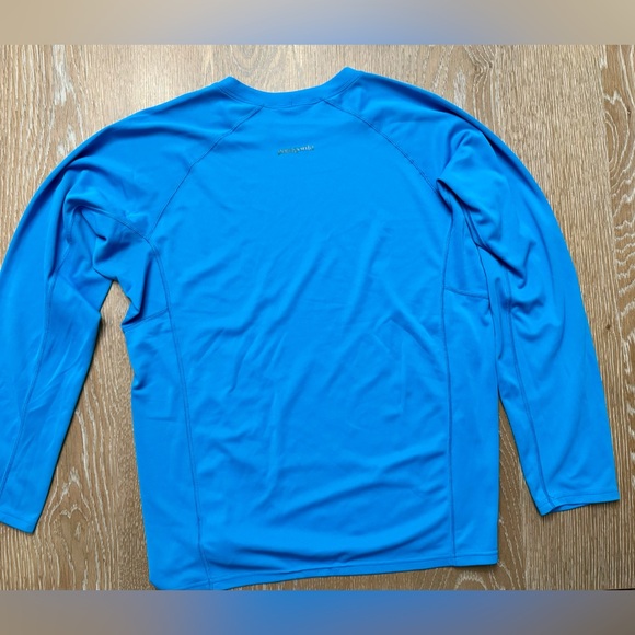 Patagonia Bright blue men’s long sleeve base layer, wicking‎ shirt, size M - Picture 9 of 10